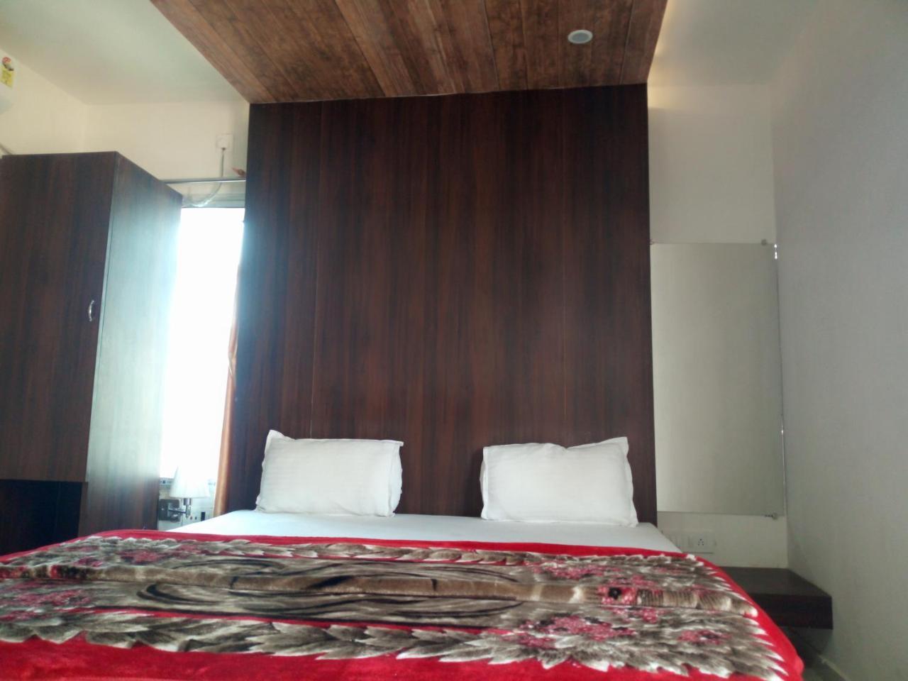 Hotel Rudraksha Inn Деогарх Экстерьер фото